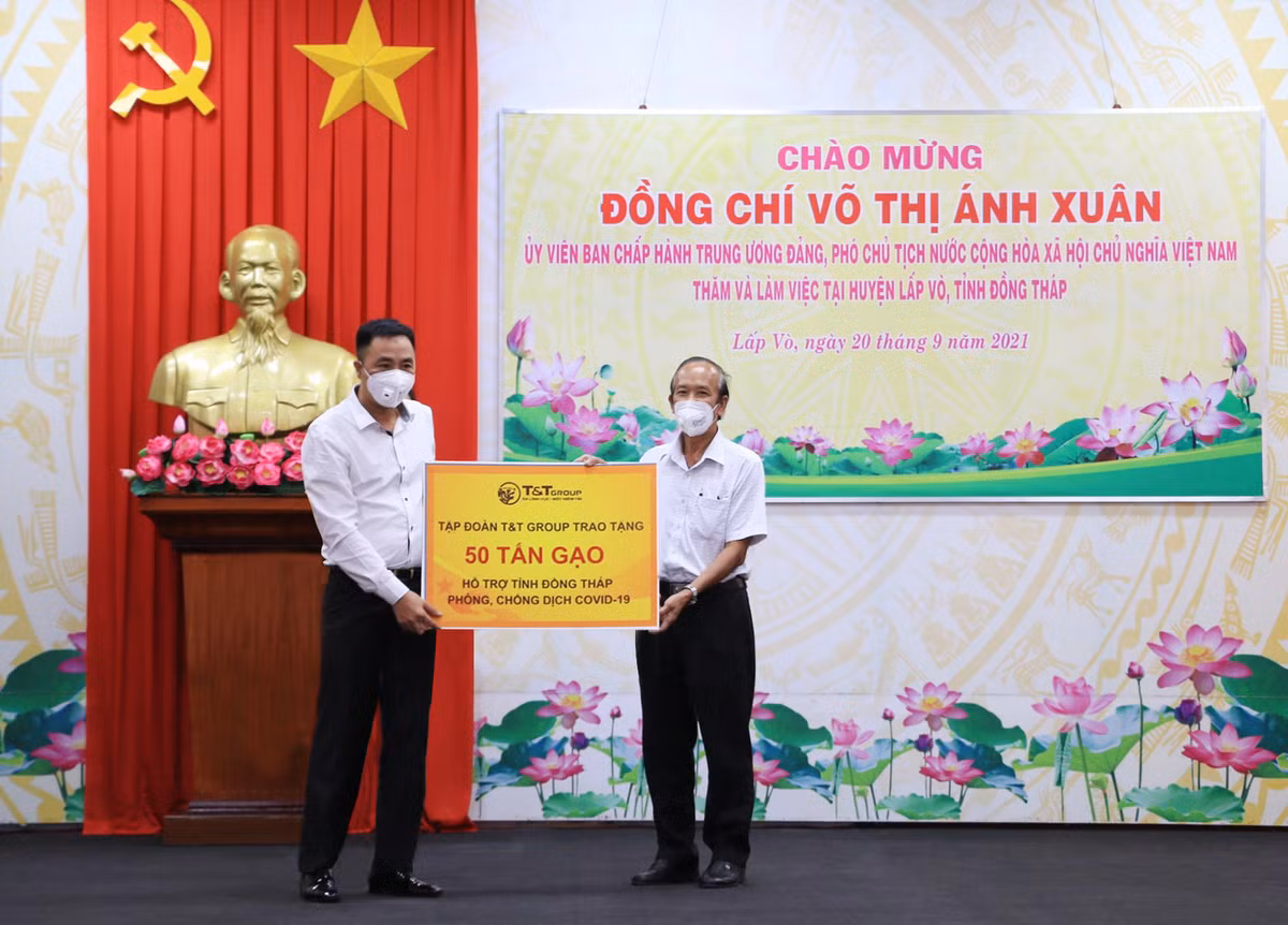 T&T Group tang 140.000 bo kit test nhanh COVID-19 ho tro chong dich-Hinh-3