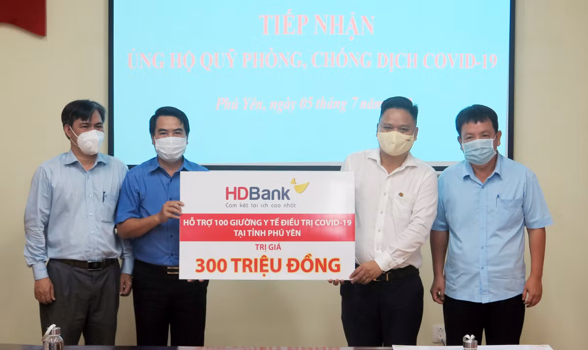 HDBank tang 100 giuong y te cho tinh Phu Yen