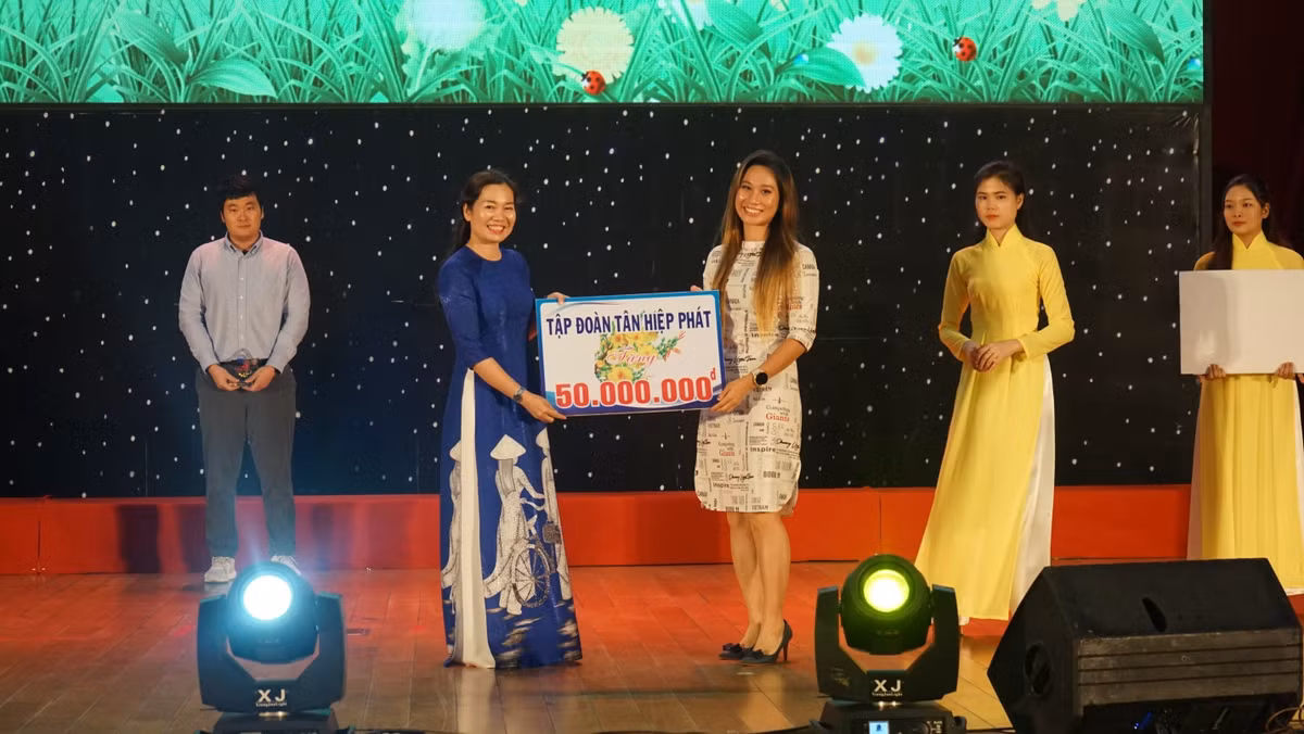 Tan Hiep Phat chung tay mang Xuan yeu thuong den hang ngan tre em kho khan tinh Binh Duong-Hinh-3