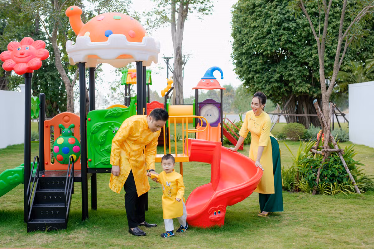 Victor Vu mong muon don tet cung bo me tai Aqua City-Hinh-3