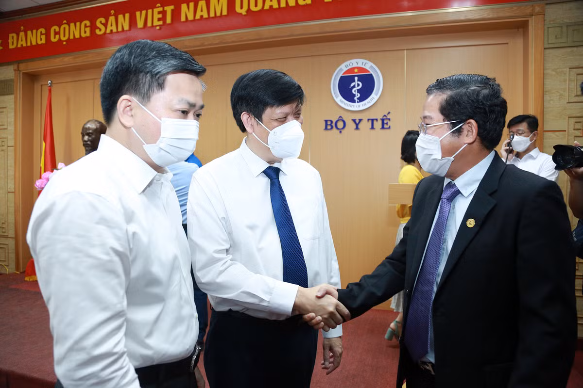 Sovico Group va HDbank ung ho 60 ty cho chuong trinh Vaccine phong ngua COVID-19-Hinh-5