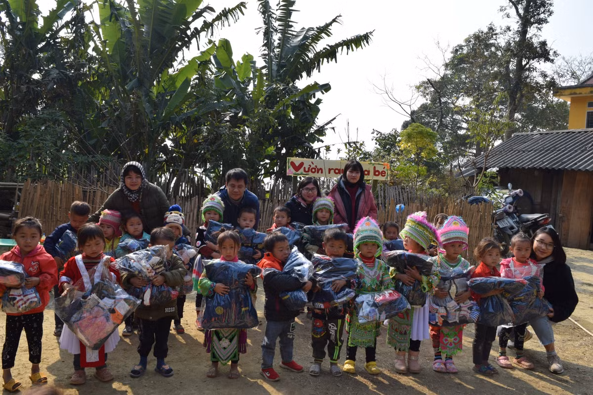 Mang dong am yeu thuong toi cac em nho Cao Bang