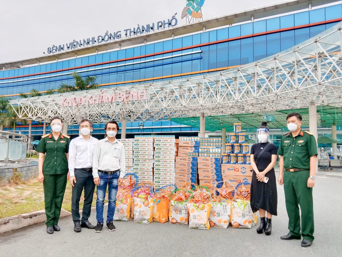 NutiFood mang trung thu den cho 6.500 tre em va benh nhan mac COVID-19-Hinh-3