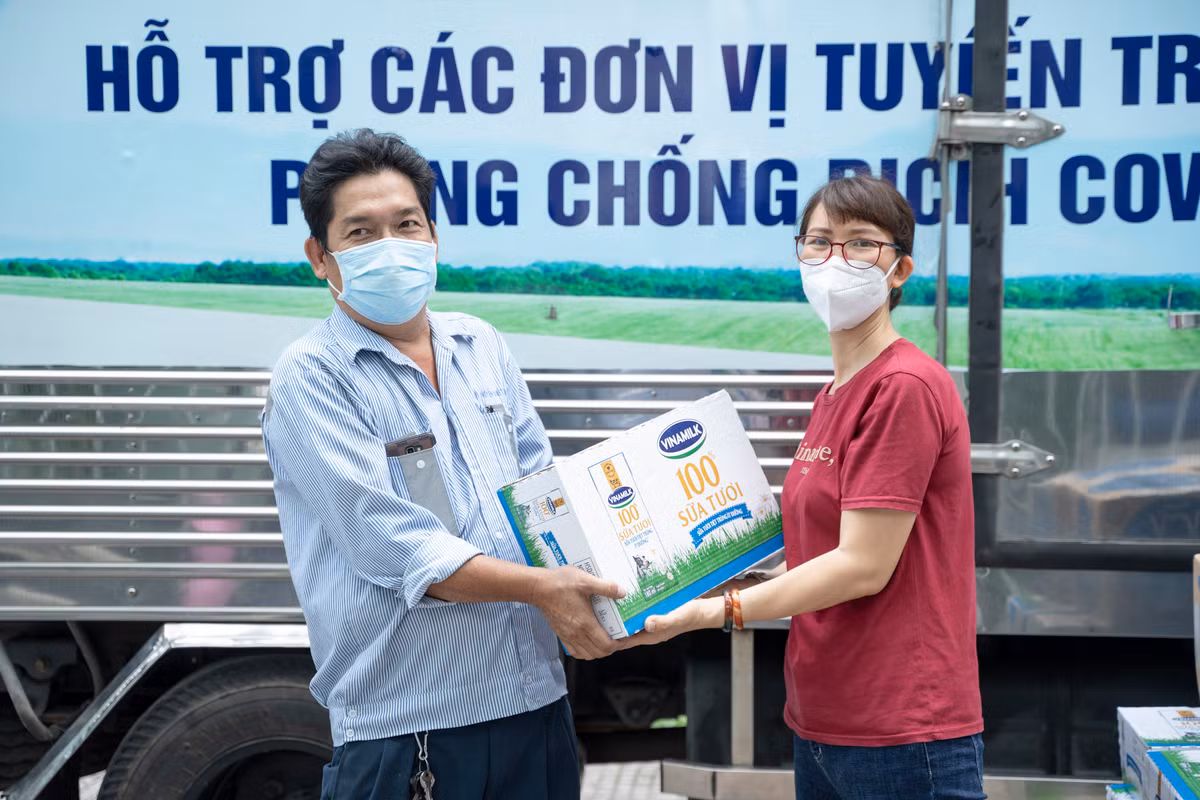 Vinamilk tiep suc tuyen dau dang ngay dem xet nghiem sang loc o TP.HCM-Hinh-3