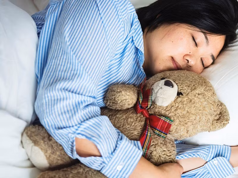 Bạn nên ngắt kết nối tất cả các thiết bị điện tử, cất máy tính và điện thoại di động để bạn có thể đảm bảo một nơi yên tĩnh, không có phiền nhiễu. Bạn sẽ ngủ nhanh hơn rất nhiều. Ảnh: myactivesg.