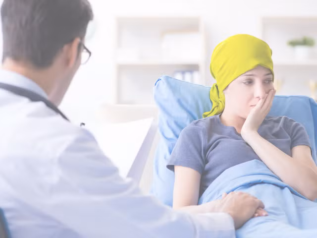 Điều đáng báo động là tại Việt Nam, số ca mắc mới ung thư không ngừng tăng. Ảnh: bantincongnghe.