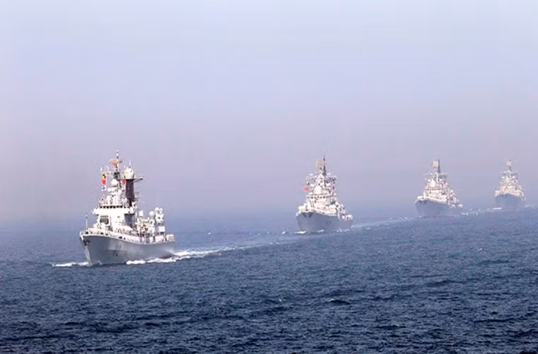 Theo Nationalinterest, Trung Quốc cuối cùng đã đạt được giấc mộng dài: bảo vệ an ninh biên giới đất liền. Đến nay một trong những hướng mới của Trung Quốc là tạo ra lực lượng hải quân vừa hiện đại vừa mang tầm vóc thế giới. Để theo đuổi mục tiêu đó, Trung Quốc đang xúc tiến đóng tất cả các loại tàu từ tàu tuần tra tới tàu sân bay.
