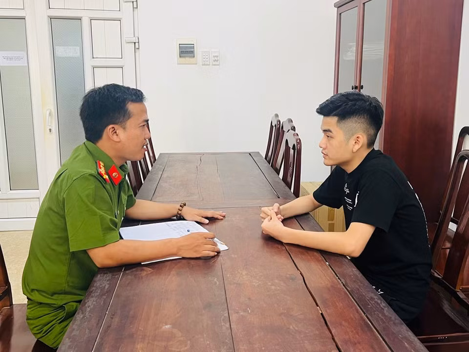 Triệt xóa đường dây hack Facebook, chiếm đoạt hơn 3 tỷ đồng - Hình 2 Triet xoa duong day hack Facebook, chiem doat hon 3 ty dong-Hinh-2