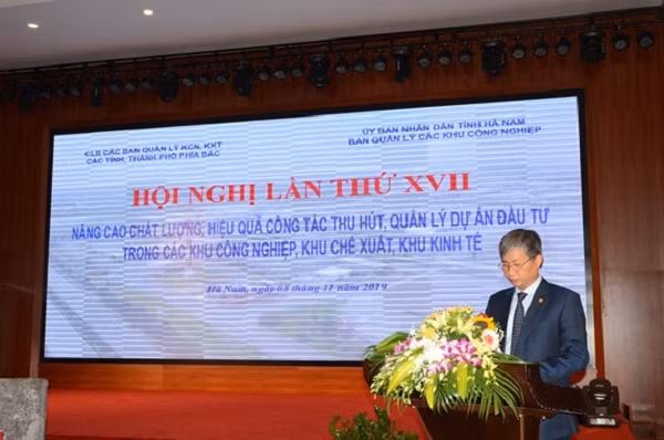 Theo tìm hiểu của PV, ông Phạm Minh Phương bị cấp dưới tố cáo 6 nội dung sai phạm liên quan đến công tác điều chuyển, bổ nhiệm chưa đúng quy trình các vị trí trong Ban. Ngoài ra, ông này còn bị tố cáo đã kê khai tài sản không trung thực, định giá tài sản để báo cáo thấp hơn giá thực tế.