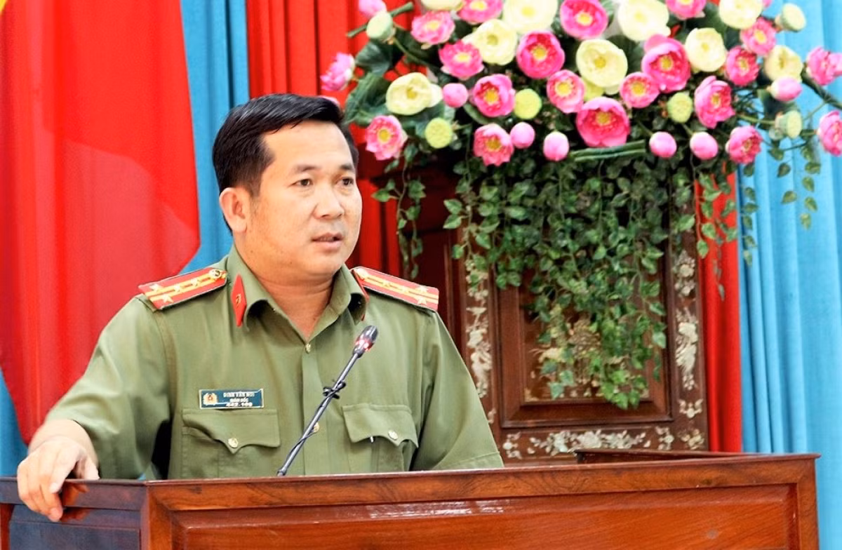 Đại tá Đinh Văn Nơi là một trong những lãnh đạo công an tỉnh được biết đến với những phát ngôn cứng rắn, không ngại va chạm. 