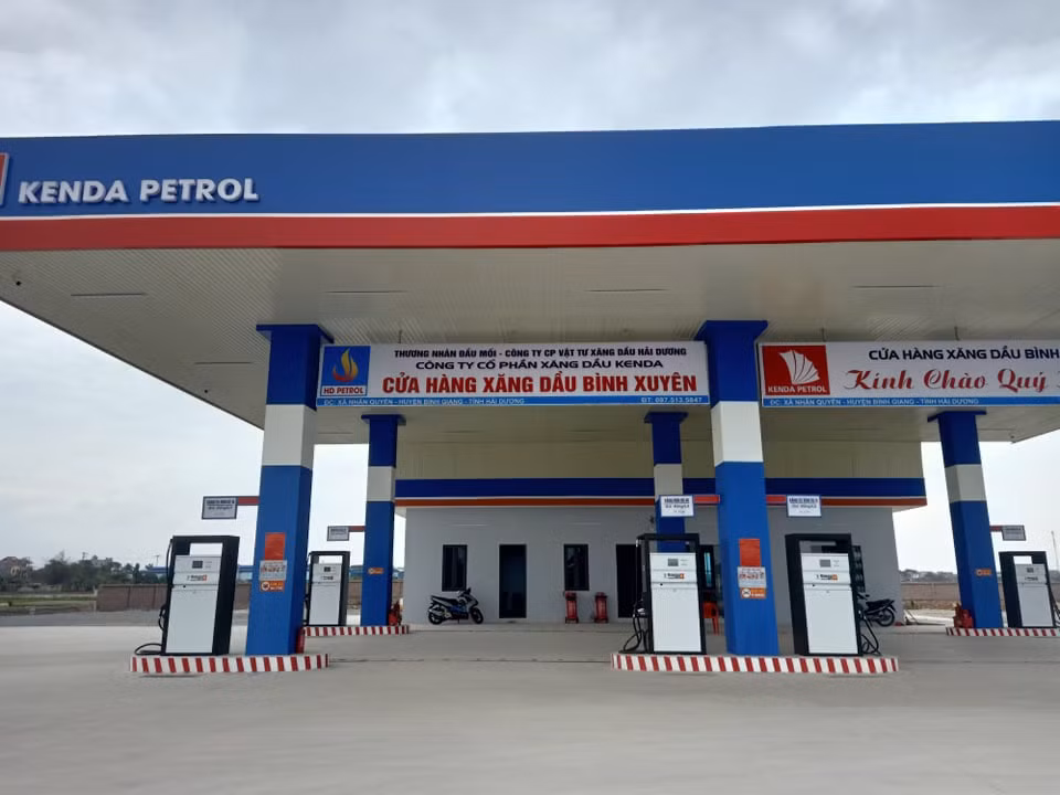 Sau ban xang lan nuoc la, su that phoi bay tai cay xang Binh Xuyen?