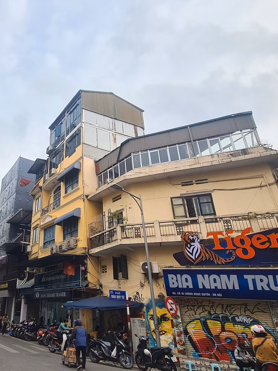 Vi phạm TTXD ở phường Hàng Buồm: Trách nhiệm của ai? - Hình 2 Vi pham TTXD o phuong Hang Buom: Trach nhiem cua ai?-Hinh-2