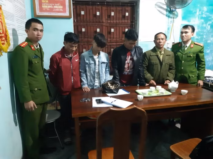 Dot phao dem giao thua, hang chuc nguoi bi bat-Hinh-2