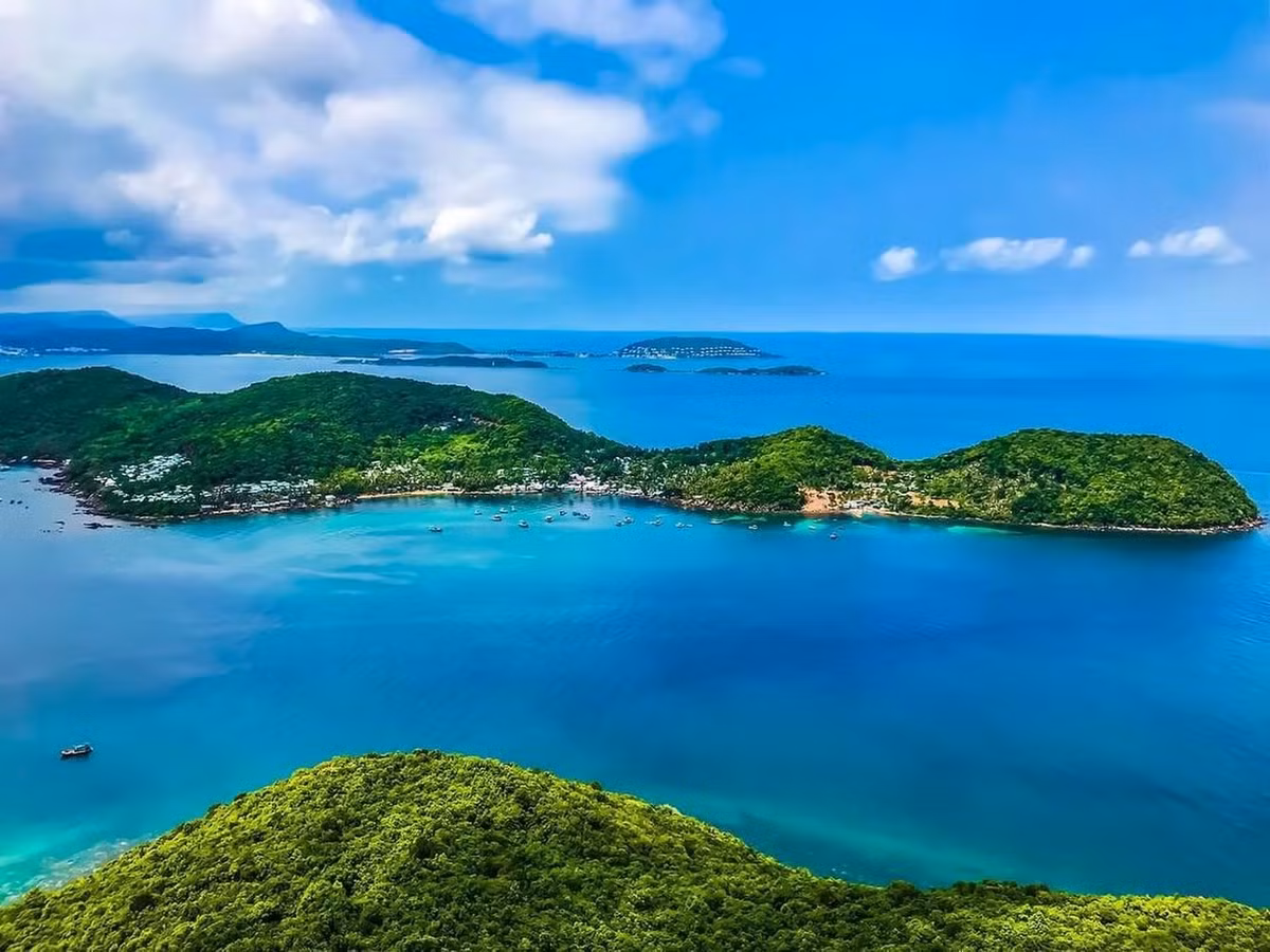 Đây là giải thưởng thường niên do DestinAsian tổ chức, nhằm tôn vinh những điểm đến, khách sạn, hãng hàng không và dịch vụ du lịch xuất sắc trong khu vực, dựa trên bình chọn của hàng nghìn độc giả trên khắp thế giới. Đánh giá dựa trên chất lượng dịch vụ, trải nghiệm du lịch và đặc biệt là mức độ hài lòng của du khách với điểm đến. Ảnh Internet