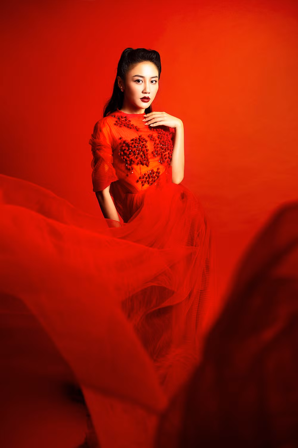 Đồng thời, Văn Mai Hương cũng là một trong số những nghệ sĩ nữ khoá sổ chiến dịch EQUAL năm 2021 do Spotify khởi xướng.