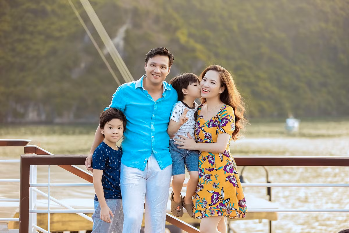 Trước khi đến với Khải Anh, Đan Lê từng trải qua một cuộc hôn nhân ngắn ngủi. Hiện, gia đình là tất cả với nữ MC xinh đẹp này.