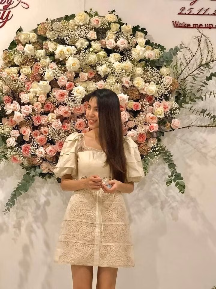 Giữa ồn ào từ thiện Thủy Tiên may mắn khi luôn có ông xã và FC bên cạnh tin tưởng, động viên tinh thần. (Ảnh Công lý và Xã hội)