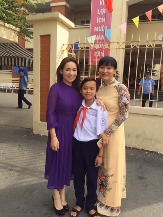 Quan ly Phi Nhung tuyen bo giai quyet chuyen Ho Van Cuong hom nay