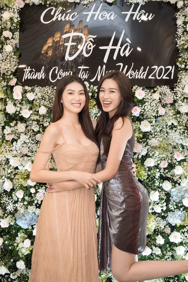 Thời gian vừa qua, Hoa hậu Đỗ Hà chăm chỉ tập luyện catwalk cùng siêu mẫu Minh Tú.