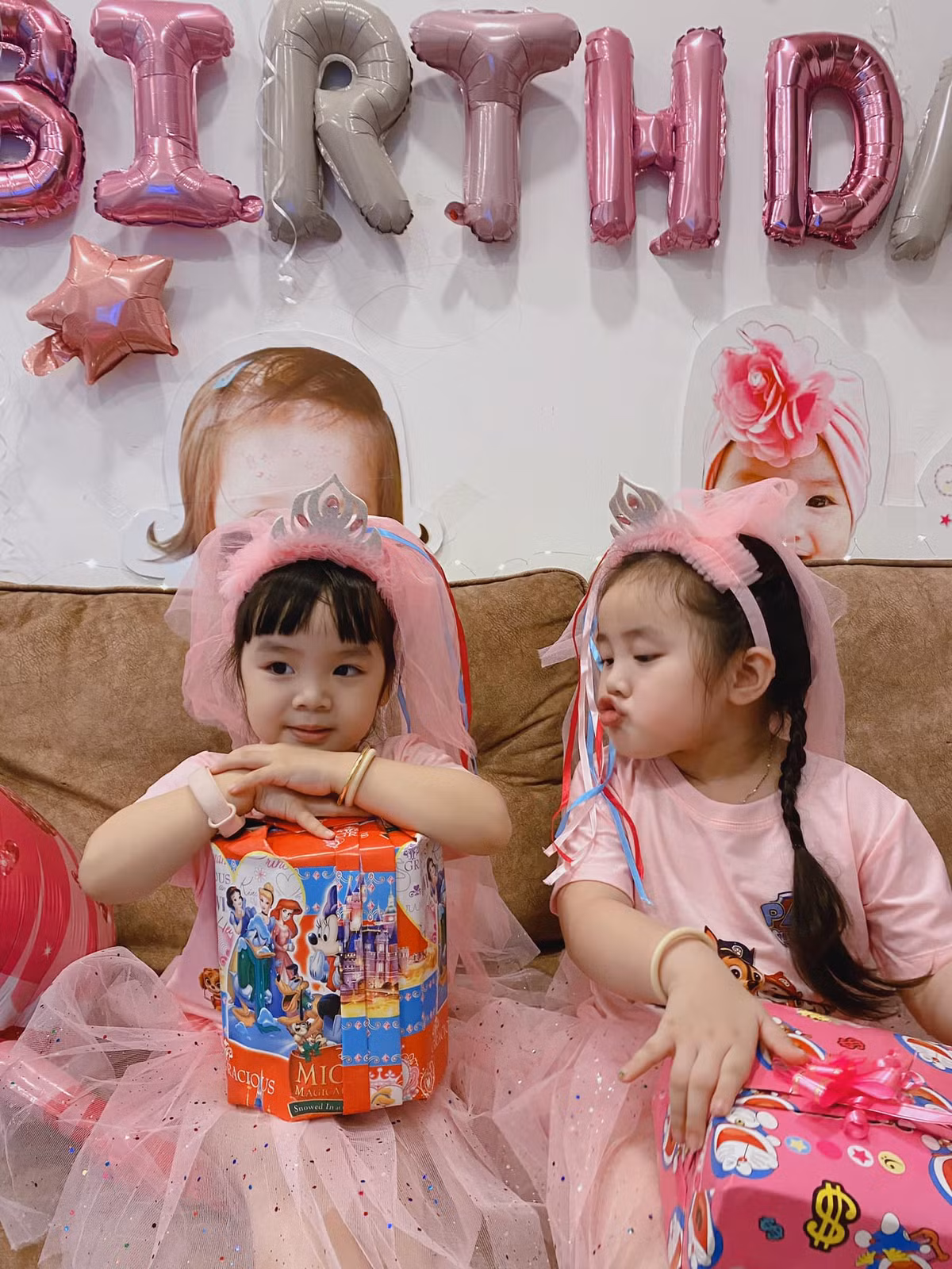 Ngày 1/11 là sinh nhật 3 tuổi của bé Cún. Mới nhất, Bảo Ngọc đã chia sẻ loạt ảnh đáng yêu của hai nhóc tỳ.