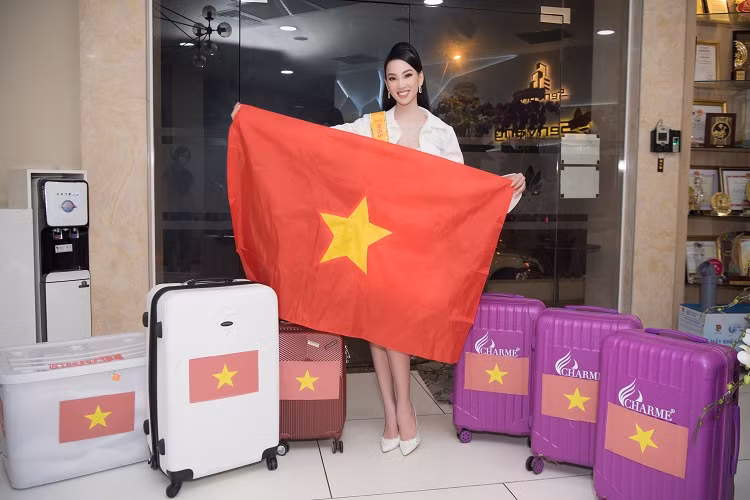 2 cuộc thi nhan sắc lớn trong nước là Hoa hậu Việt Nam và Miss World Việt Nam đã cho cô thêm nhiều trải nghiệm, trau dồi nhiều kỹ năng, phong thái, kiến thức để “đem chuông đi đánh xứ người”.