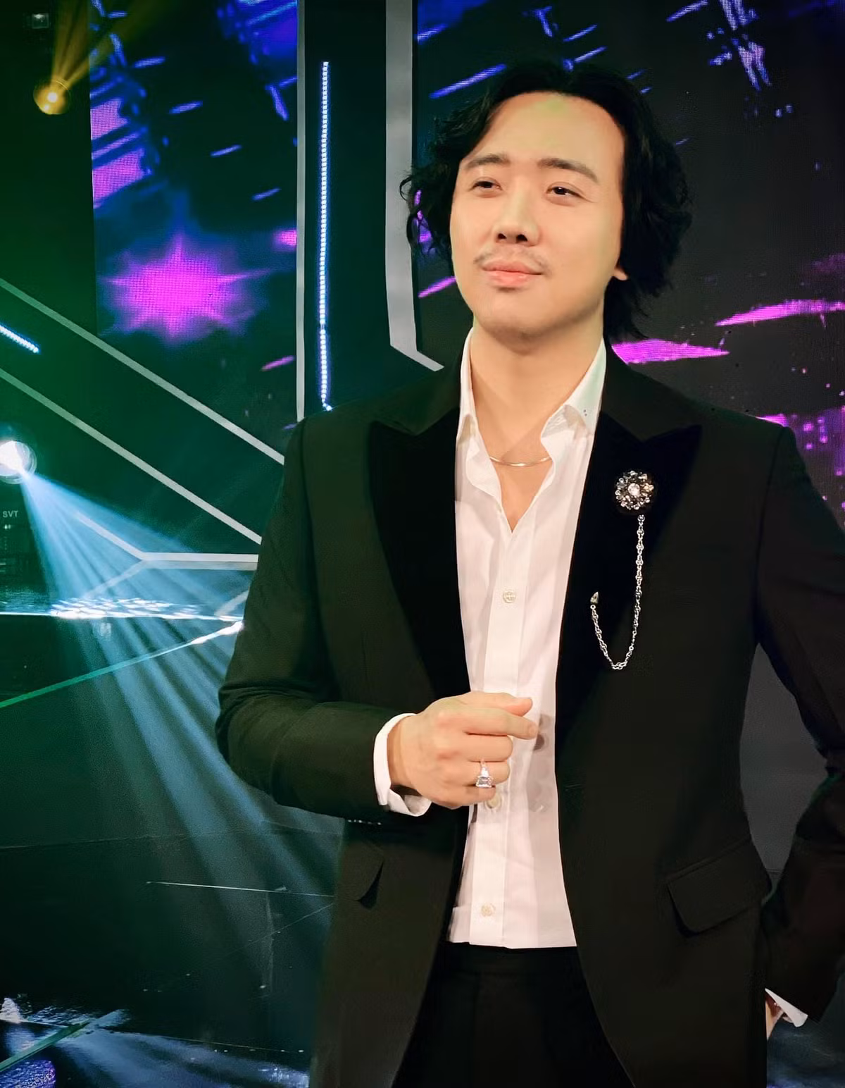 Tuy nhiên, hành động của Trấn Thành dường như chưa làm vừa lòng cư dân mạng. Anh tiếp tục bị anti-fan công kích, thậm chí đòi tẩy chay khi đảm nhận vai trò MC Rap Việt mùa 2.