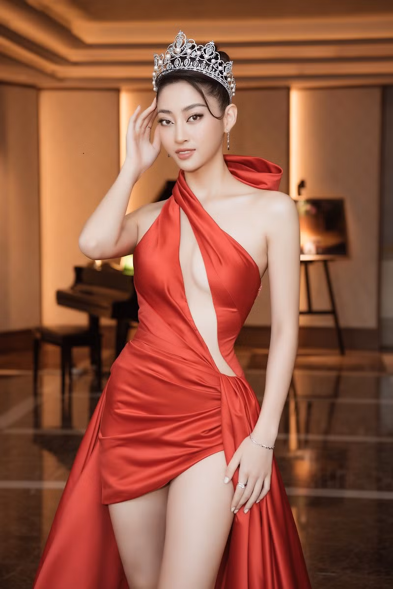 Hoa hậu Lương Thùy Linh xuất hiện tại họp báo với vai trò đại sứ và cũng là giám khảo chính thức của cuộc thi.