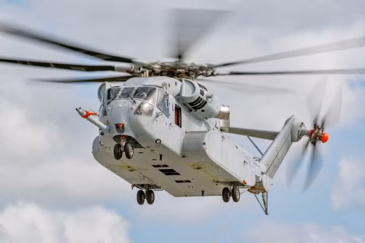 CH-53K King Stallion được trang bị cần tiếp liệu để có thể tiếp dầu trên không. Nhờ đó, tầm hoạt động của CH-53K King Stallion được mở rộng đáng kể. Nguồn ảnh: Sikorsky.