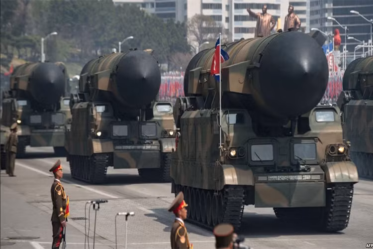 Cuối cùng, những tuyên bố của Tổng thống Donald Trump và Bộ trưởng Quốc phòng Jim Mattis về khả năng nước náy đánh chặn được tên lửa Triều Tiên dường như chỉ mang động thái trấn an dư luận hơn là điều thực tế. Và họ muốn cho thế giới thấy rằng Washington có thể bảo vệ được người dân Mỹ và đồng minh trong mọi trường hợp. Nguồn ảnh: aktual24.ro.