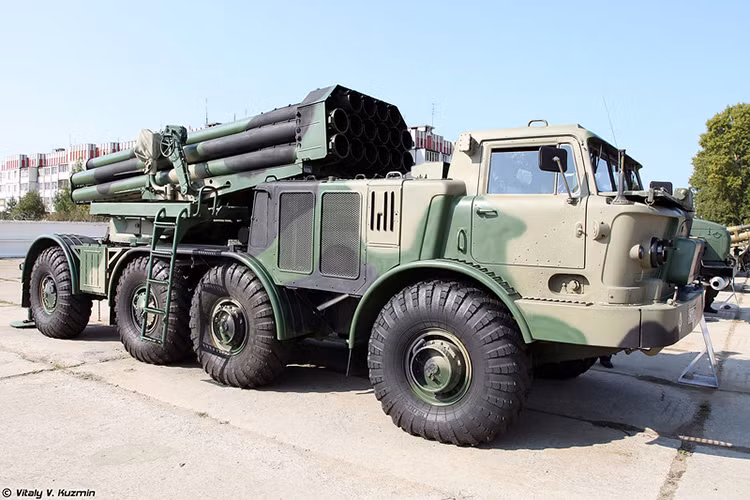 Pháo phản lực phóng loạt hạng nặng BM-27 Uragan. Nguồn ảnh: Vitaly Kuzmin.