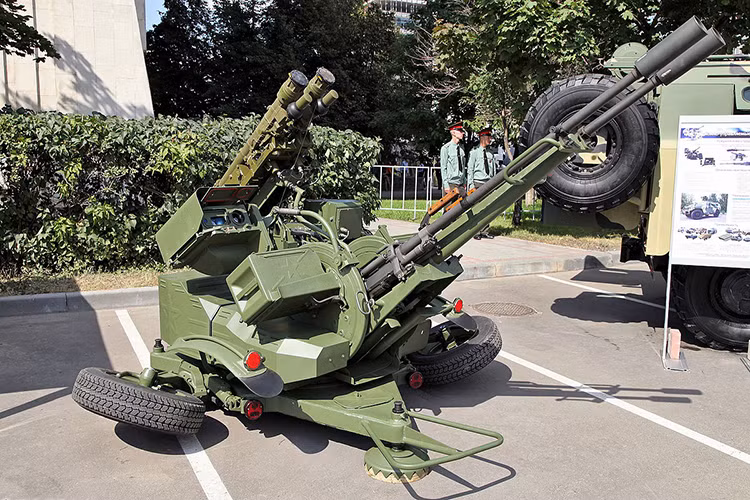 Việc kết hợp ZU-23-2 với các tổ hợp phòng không vác vai không phải là mới, khi quân đội nhiều nước trên thế giới đã đưa vào trang bị hàng loạt các kiểu tổ hợp phòng không kết hợp này. Tuy nhiên nếu quân đội ta có thể tự nâng cấp và sản xuất hàng loạt kiểu tổ hợp pháo và tên lửa phòng không này thì vẫn sẽ mang lại lợi ích rất lớn, không chỉ giúp nâng cao khả năng sẵn sàng chiến đấu của quân đội mà còn giúp tiết kiệm ngân sách quốc phòng. Nguồn ảnh: Wikipedia