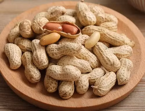 Đồng thời, nó cũng khiến bạn nạp lượng lớn muối, không tốt cho sức khỏe tim mạch, huyết áp.