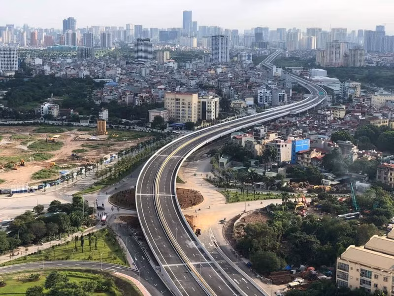 Dan no nuc di xem Ha Noi thong xe cau can Mai Dich - Nam Thang Long