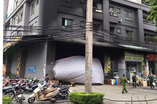 Lien tiep chay chung cu o Ha Noi, trach nhiem thuoc ve ai?