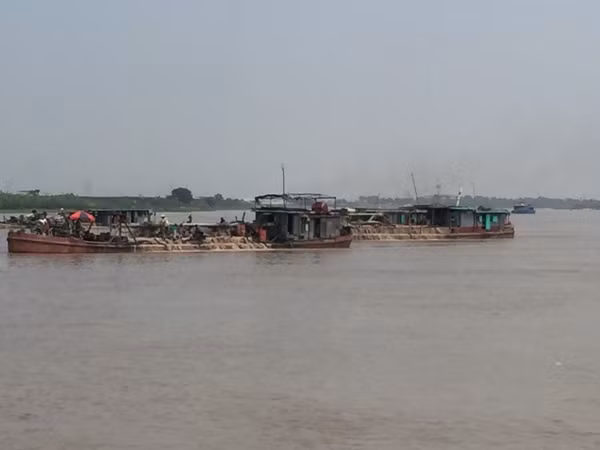 Ngày nay, sông Đuống vẫn đóng vai trò quan trọng trong cuộc sống của người dân khi nguồn nước của dòng sông này được Nhà máy Nước mặt Sông Đuống khai thác và xử lý thành nước sạch sinh hoạt.