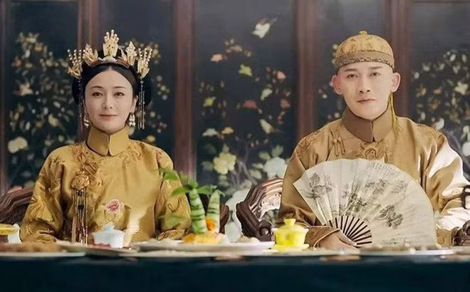 Điển hình là trường hợp của vị hoàng hậu đầu tiên tổ chức hôn lễ ở Khôn Ninh cung. Người này chính là Tiền hoàng hậu. Bà được hoàng đế thứ sáu triều Minh - Minh Anh Tông Chu Kỳ Trấn sắc phong hoàng hậu vào năm 1442.