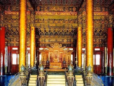 Người thứ ba mất mạng sau khi ngồi lên ghế rồng quyền lực là thủ lĩnh đứng đầu Liên quân 8 nước Waldersee. Sau khi liên quân 8 nước vào xâm chiếm Trung Quốc, Waldersee hiếu kỳ muốn thử cảm giác được ngồi trên ngai vàng như thế nào. Do vậy, ông đã ngồi lên ngai vàng.