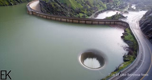 Cụ thể, hồ Berryessa được thiết kế có sức chứa khoảng 1.970 km3 nước. Trong trường hợp nước trong hồ vượt quá sức chứa trên thì Glory Hole mới hoạt động.