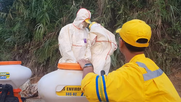 Nuoc may Ha Noi boc mui la: Khu trung khu vuc do dau thai bang 