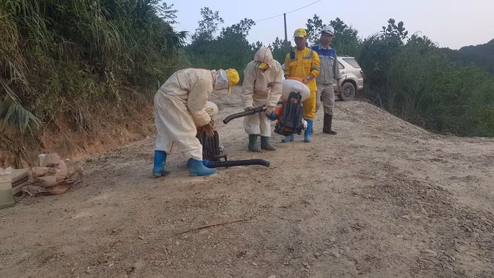 Nuoc may Ha Noi boc mui la: Khu trung khu vuc do dau thai bang 