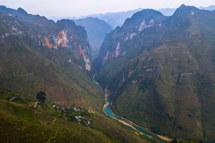 Vì vậy, khám phá Mã Pì Lèng trong khoảng thời gian này là trải nghiệm vô cùng thú vị đối với du khách nước ngoài.