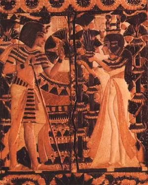 Điều khiến nhiều người bất ngờ là Tutankhamun có một người vợ duy nhất là Ankhesenamun - người em gái cùng cha khác mẹ.