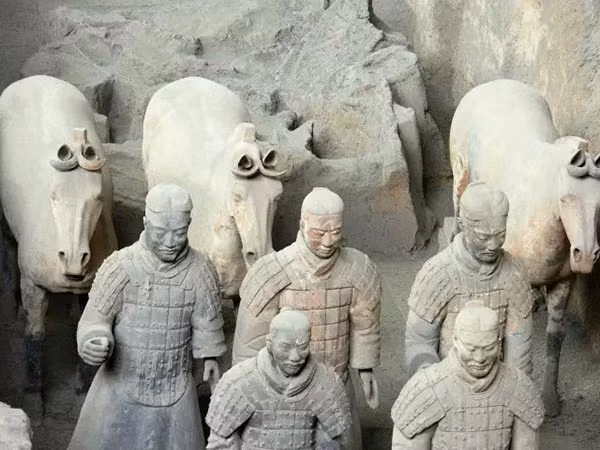Mỗi pho tượng đều có thần thái, biểu cảm khác nhau.