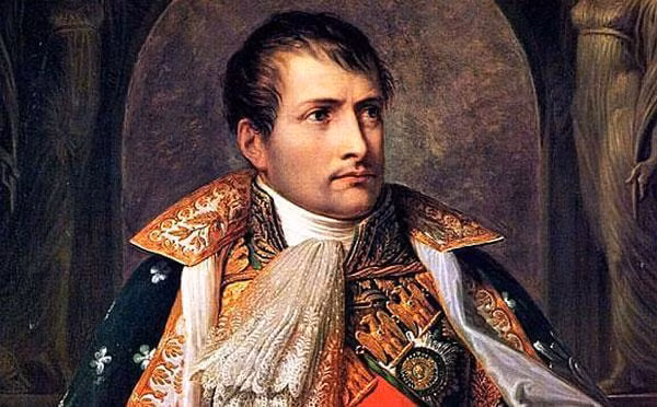 Napoleon - ông hoàng nổi tiếng nước Pháp cũng được Nostradamus dự đoán số phận. "Một đội quân lớn sẽ tràn vào nước Nga/Những người bị xâm lược sẽ phá hủy một thành phố/Quân chủ lực sẽ phản công/Những kẻ chiến bại sẽ chết trên miền đất trắng", trích những câu thơ của Nostradamus tiên tri về Napoleon.