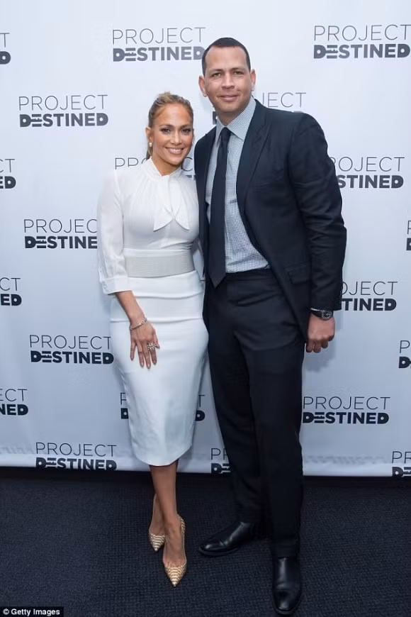 Jennifer Lopez bên bồ trẻ.