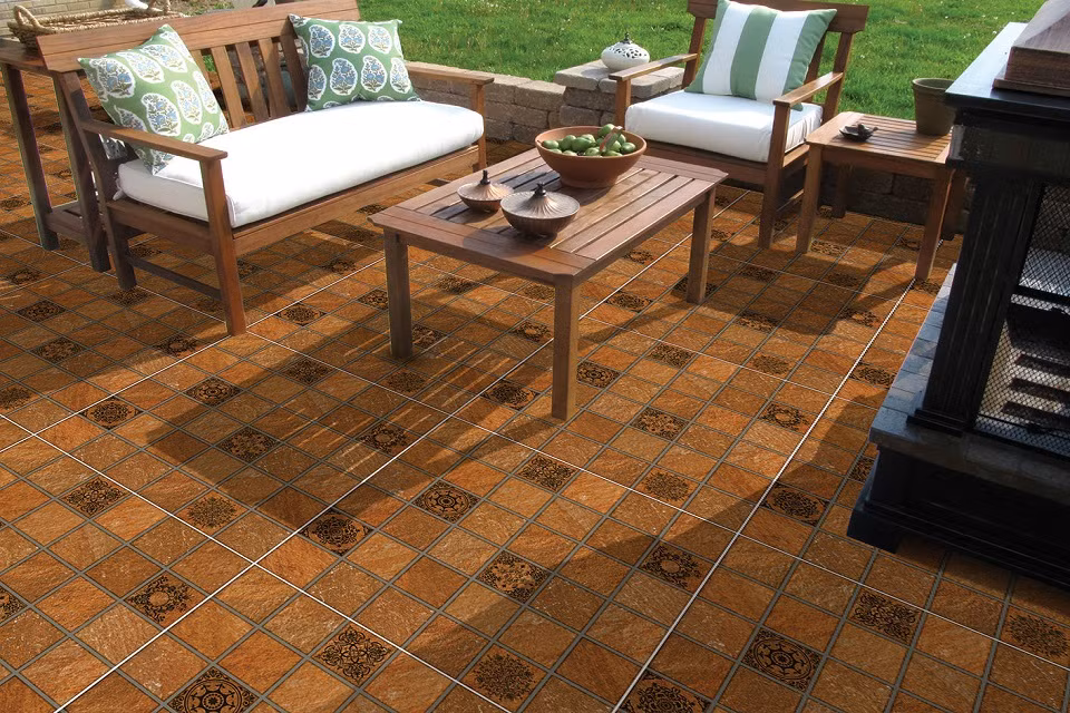 Gạch Granite có giá thành khá cao nhưng thực sự đẹp mắt, đồng thời có màu sắc, hình dạng và kích cỡ đa dạng nên cũng được sử dụng nhiều để lát sân thượng. Ảnh: Hoagach.