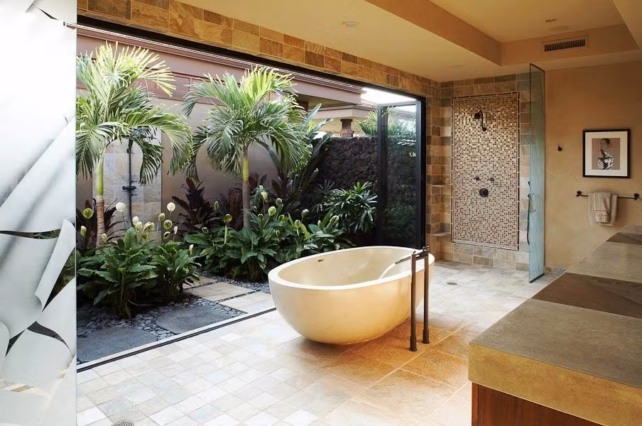 Ngoài ra, sân trong còn là điểm nhấn lý tưởng cho vẻ đẹp ngôi nhà của bạn. Ảnh: Greenmore.