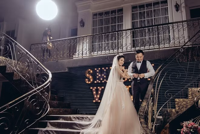Hậu trường chụp ảnh cưới cực sang chảnh cũng cho thấy độ giàu có và chịu chi của vị đại gia này. Ảnh: Depplus.