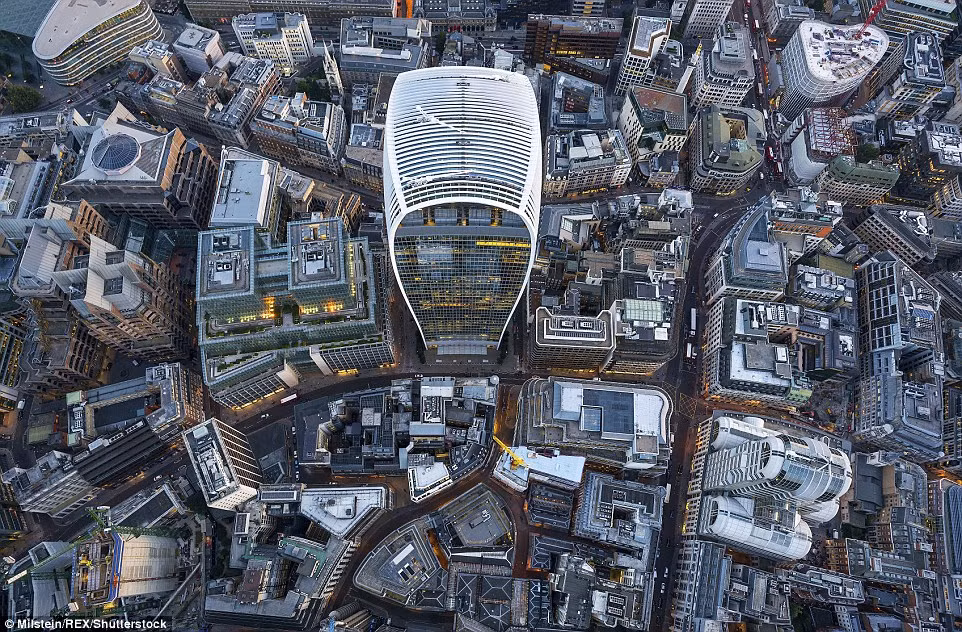 Tòa nhà cao thứ 6 ở London, có hình dạng rất đặc biệt.