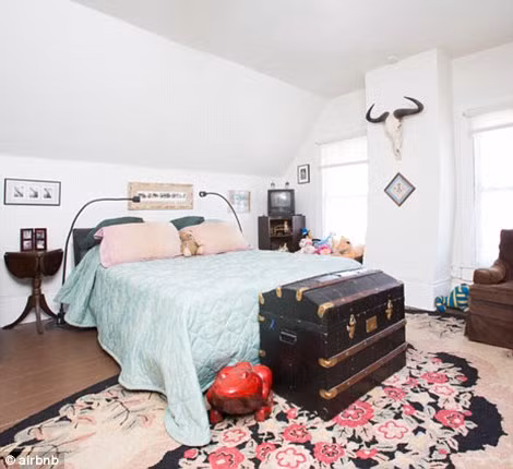 The Haunted Bedroom - New Orleans, Mỹ. Nhìn qua thì những phòng ngủ này có vẻ bình thường nhưng nó lại bị đồn thổi là nhà nghỉ ma ám.
